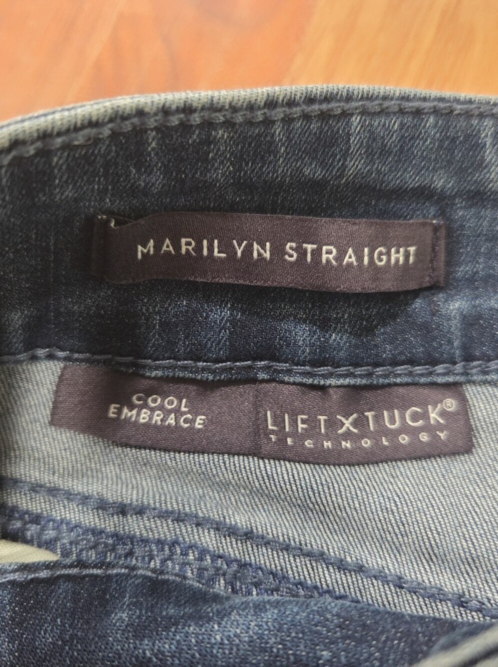 NYDJ Marilyn Straight Cool Embrace Lift Tuck Classic Blue Denim Jeans Size 8P - Picture 7 of 10